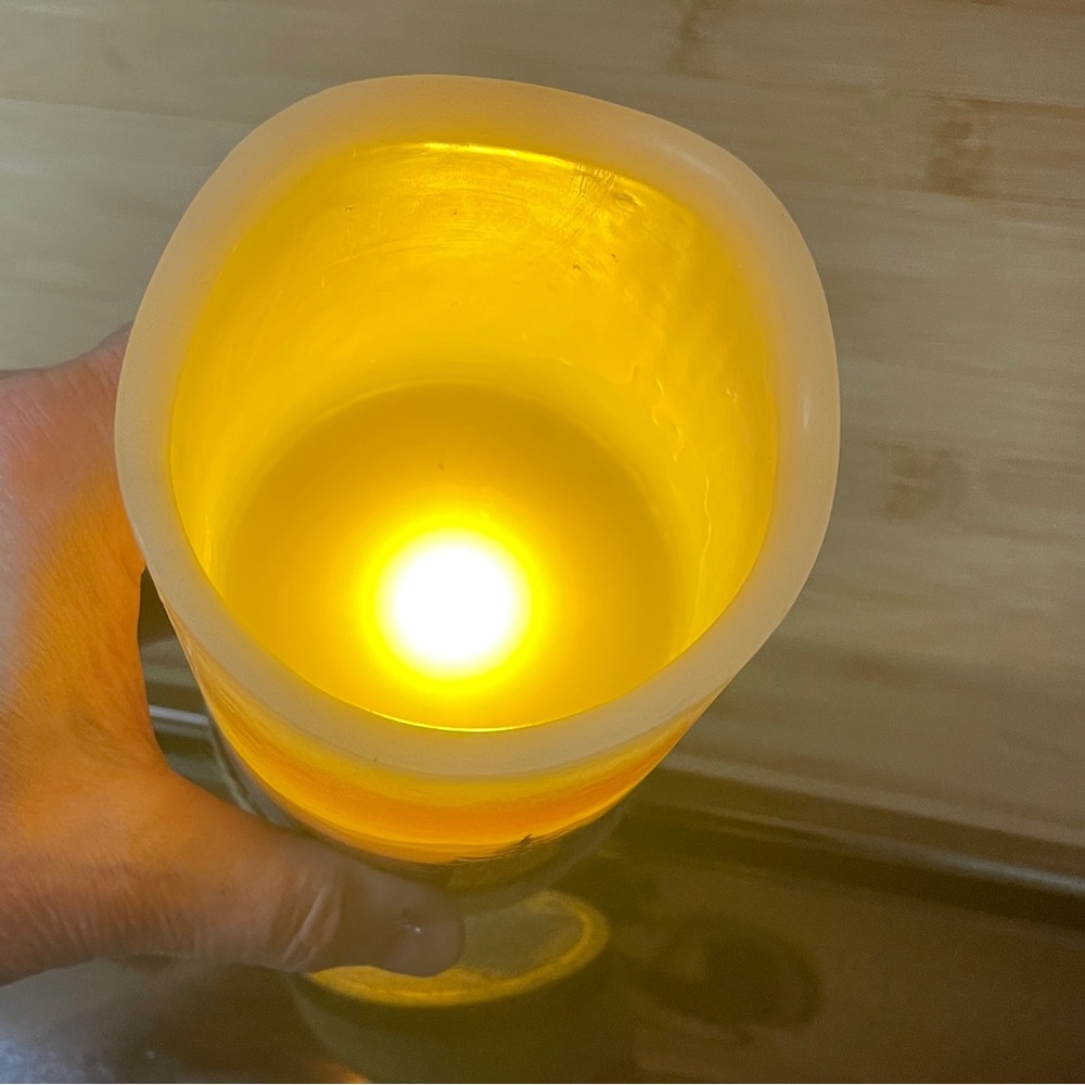 Wolf Silhouette LED Candle
Made of real wax~~~ flameless. 3 AAA .
Size 3x6” - Picture 6 of 7